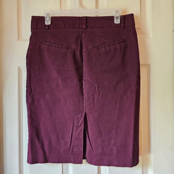 New York & Company Stretch Pencil Skirt 12 Burgundy Denim Feel Work Office - Picture 2 of 9